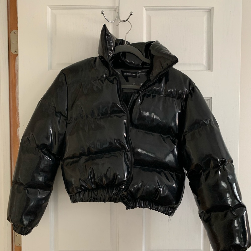 Pretty Little Thing: Black Cropped Puffer Jacket